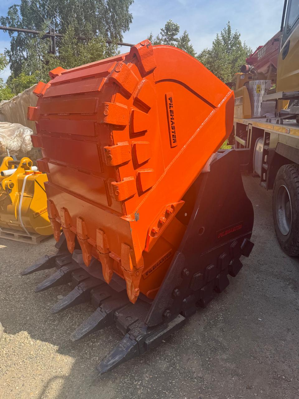 Ковш V-1.6м3 для экскаватора Hyundai R300